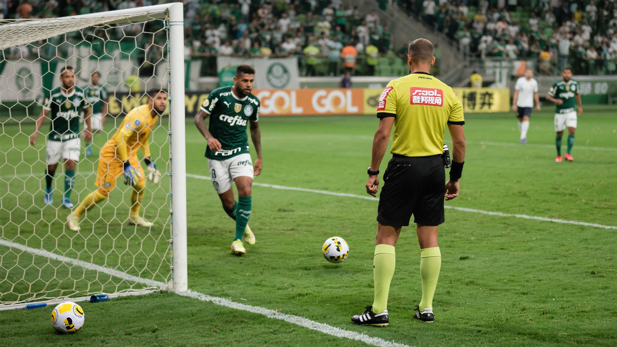 从裁判视角解析弗鲁米嫩塞任意球破门,精彩绝伦! 从裁判视角解析弗鲁米嫩塞任意球破门,精彩绝伦!