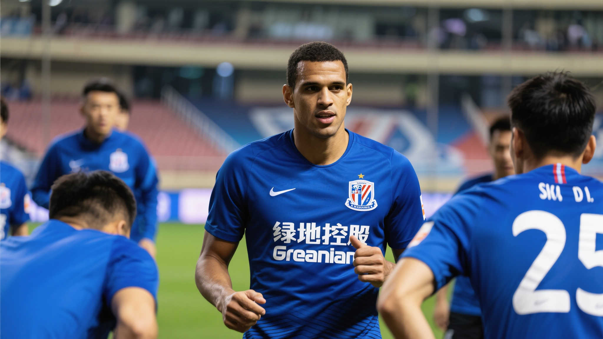 赤道几内亚国脚即将加盟上海申花，200万欧新援锁定米内罗接班人